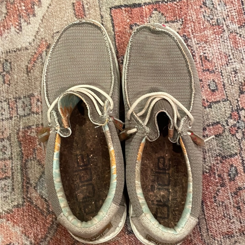 Hey Dude Men’s size 8 used but still in good condition
